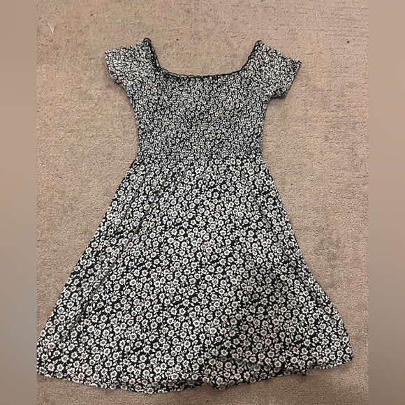 black and white floral printed mini off the shoulder dress - Picture 2 of 3